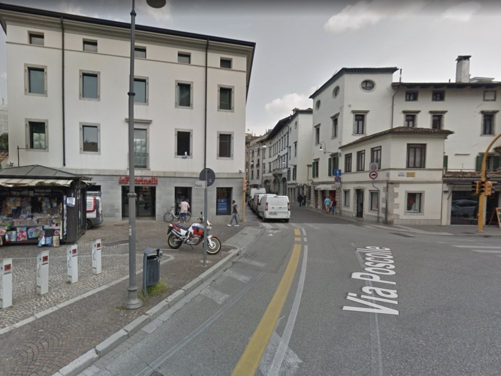 Negozio in affitto a Udine via Poscolle 4, Udine