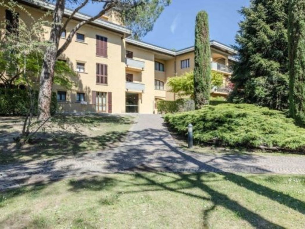 Appartamento in vendita a Varese via Ciro Menotti 78