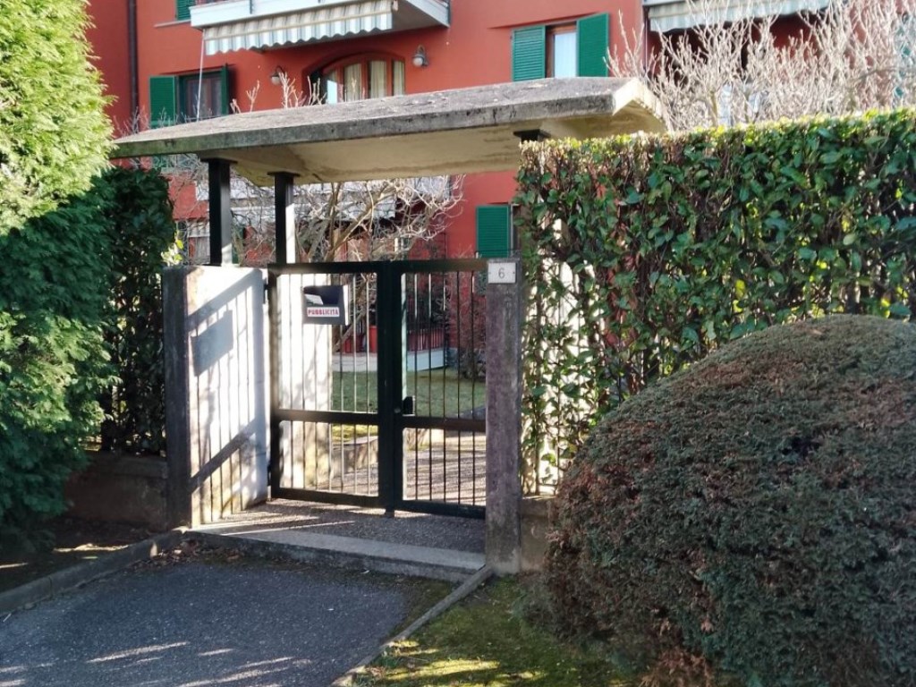 Appartamento in vendita a Malnate via Nenni 6