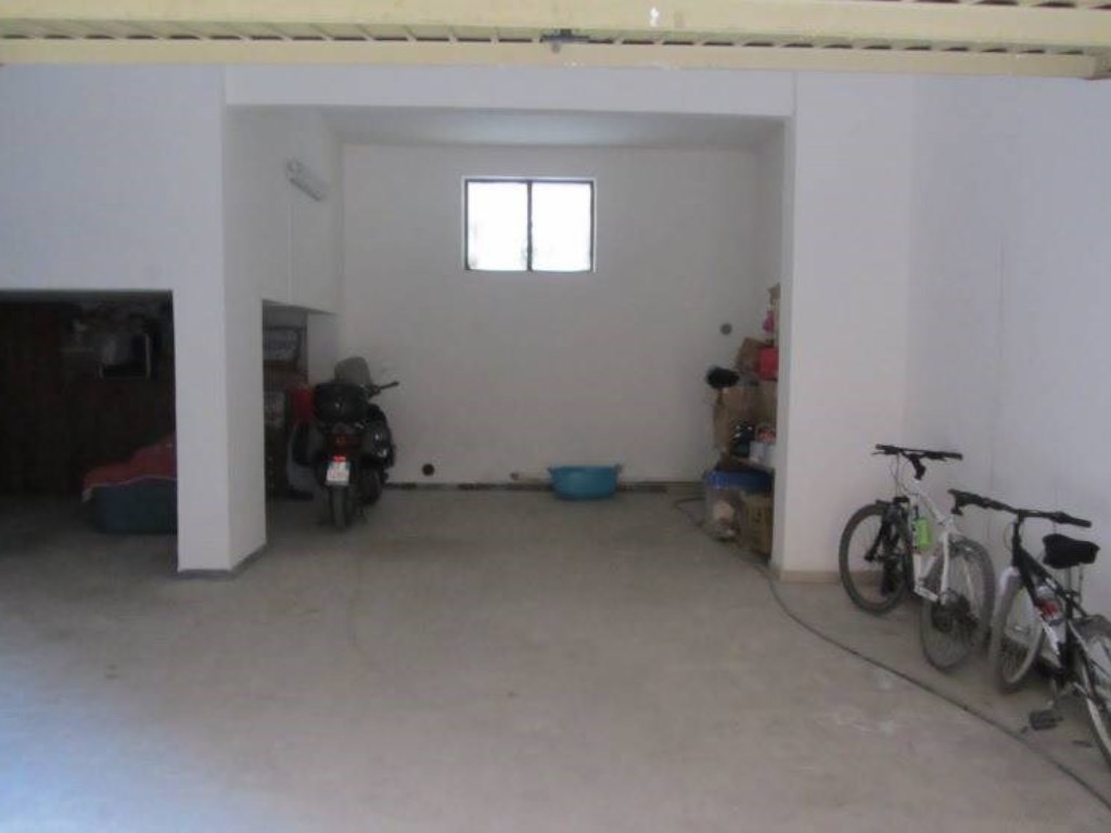 Garage in vendita a Siracusa via Bari