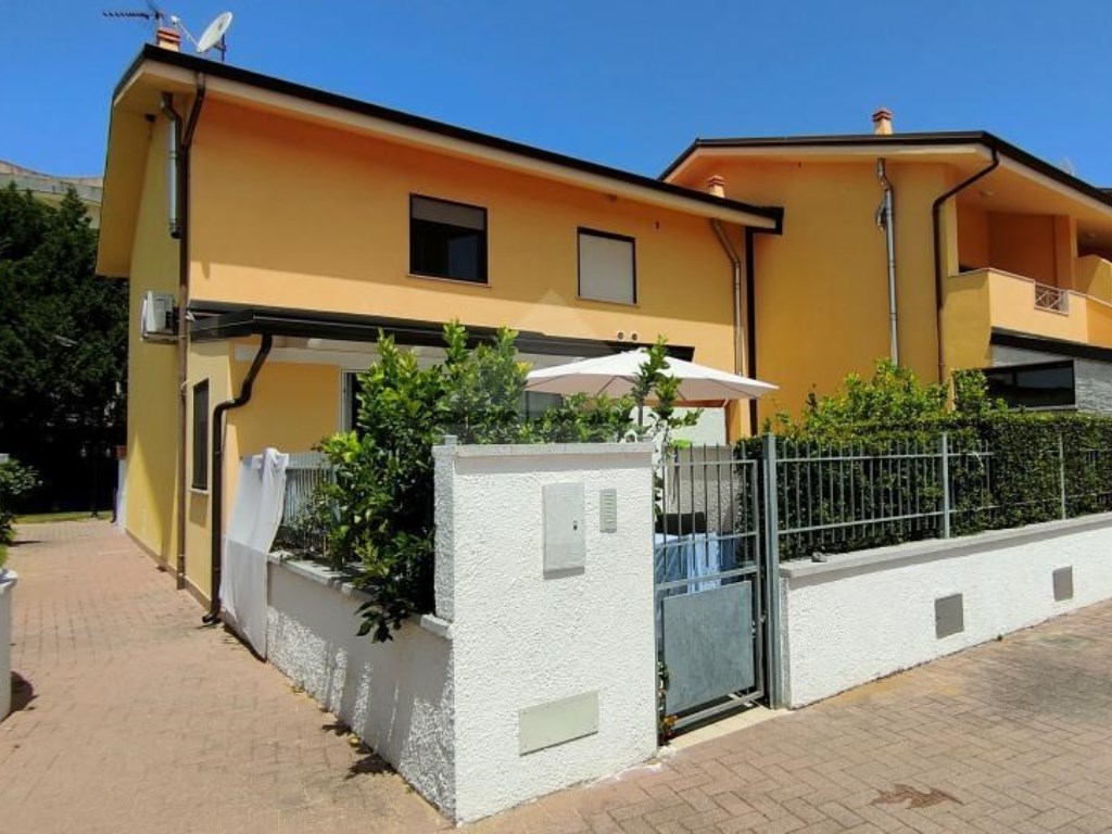 Villa a Schiera in vendita a Pizzo contrada Colamaio 2,