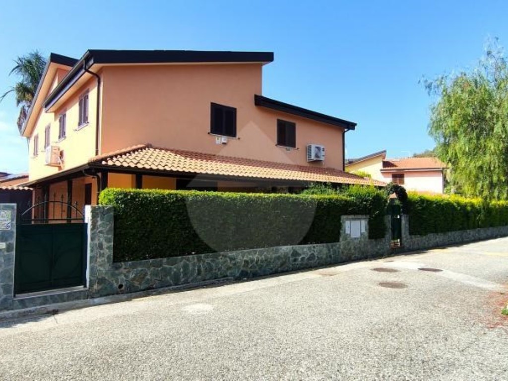 Villa in vendita a Pizzo contrada Difesa,