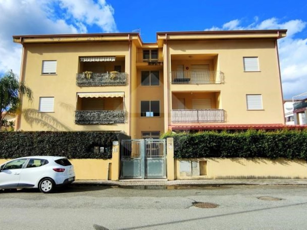 Appartamento in vendita a Pizzo deviazione VII Riviera Prangi,