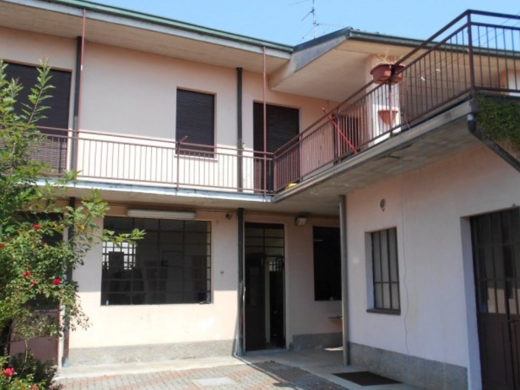 Casa Indipendente in vendita a Castano Primo