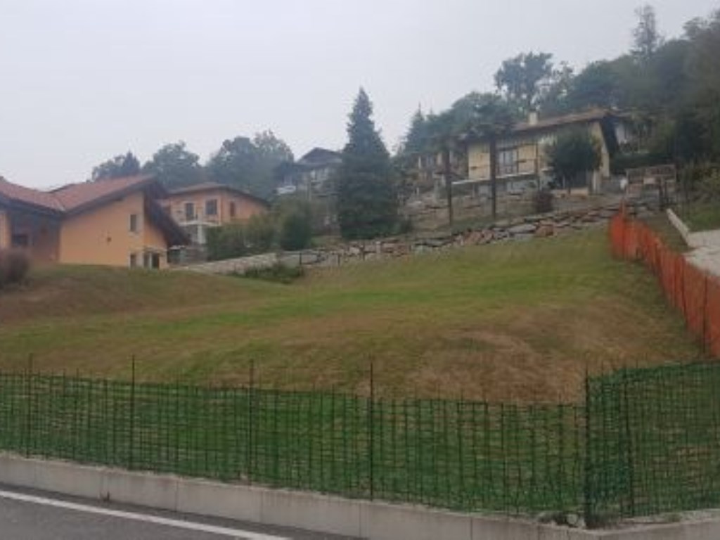 Terreno Edificabile in vendita a Besozzo via Lago 79/d