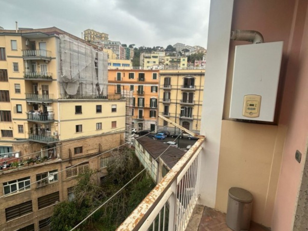 Appartamento in affitto a Napoli via schipa