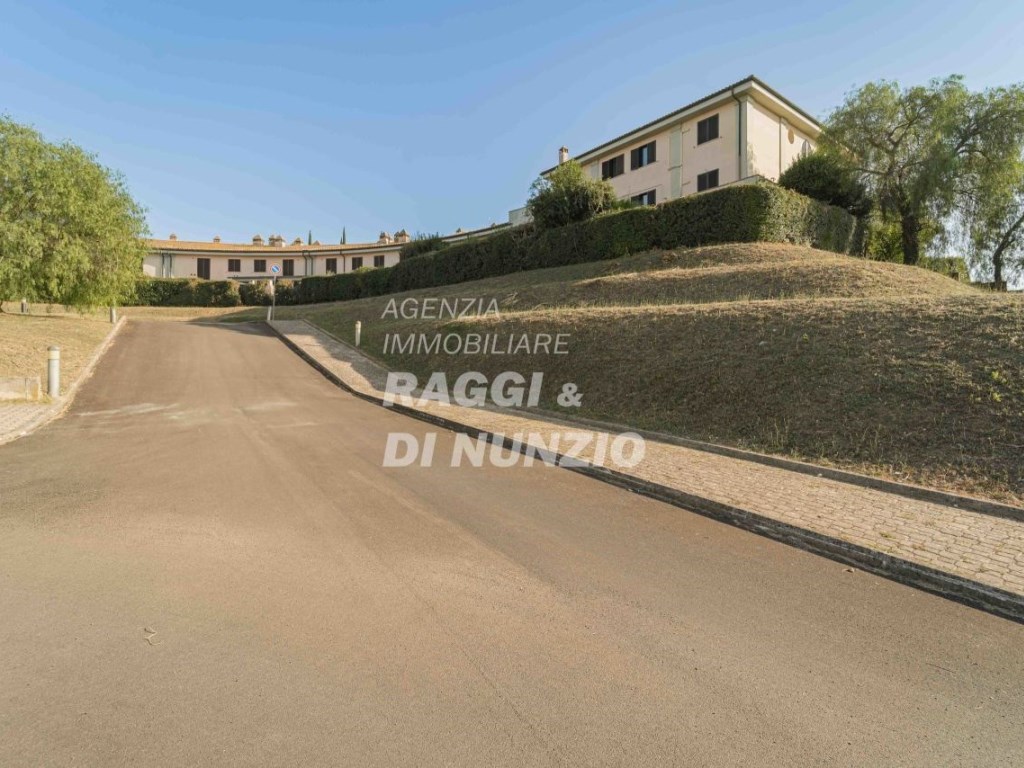 Appartamento in vendita a Guidonia Montecelio via di Marco Simone, 82
