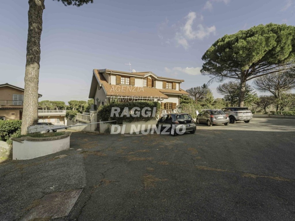 Villa in vendita a Monte Porzio Catone via Palocci, 8