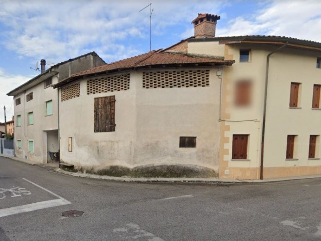 Casa a Schiera all'asta a Pinzano al Tagliamento via Cesare Battisti 41