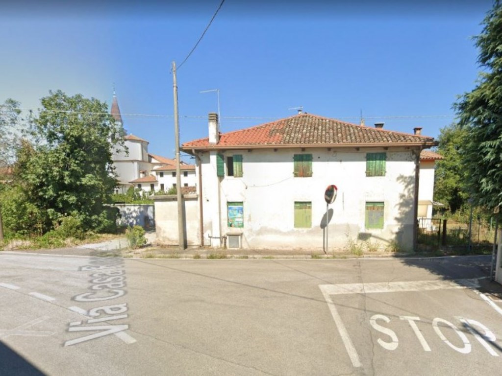 Casa a Schiera all'asta a Giavera del Montello via Casa Rossa