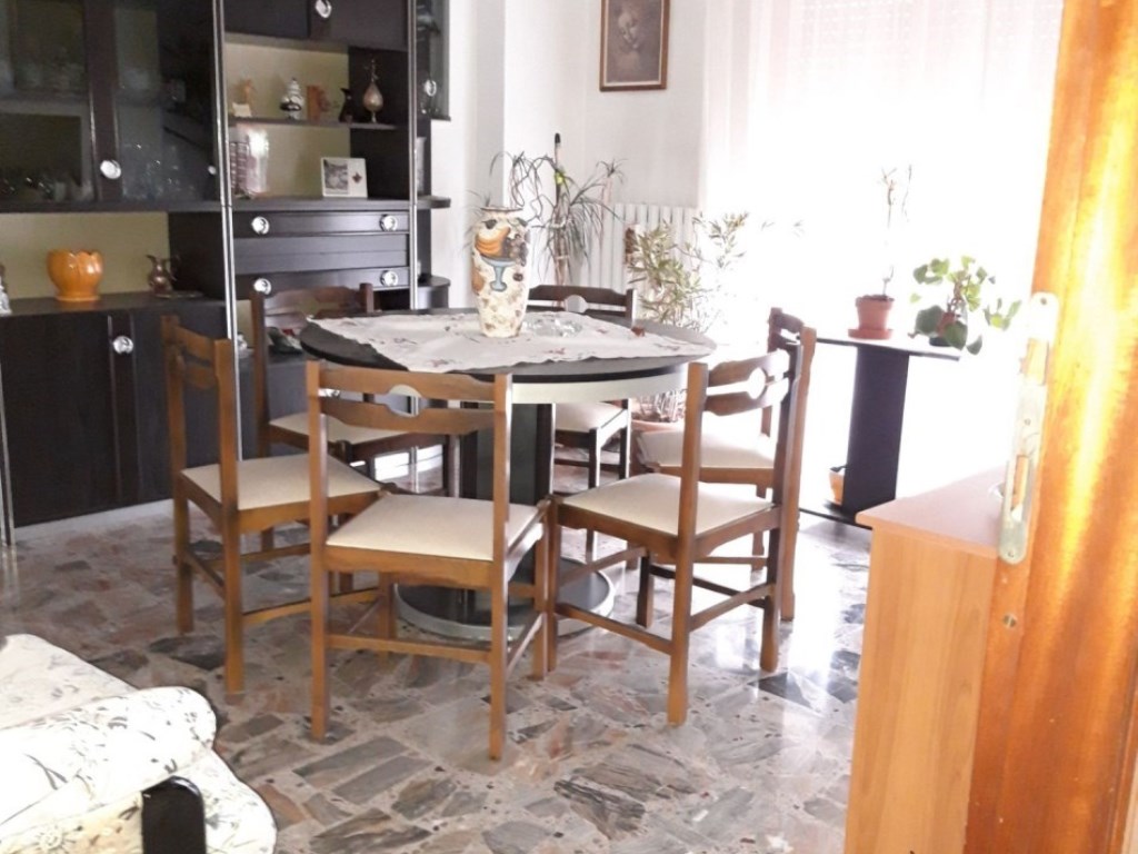 Appartamento in vendita a Sulmona via Stazione Introdacqua
