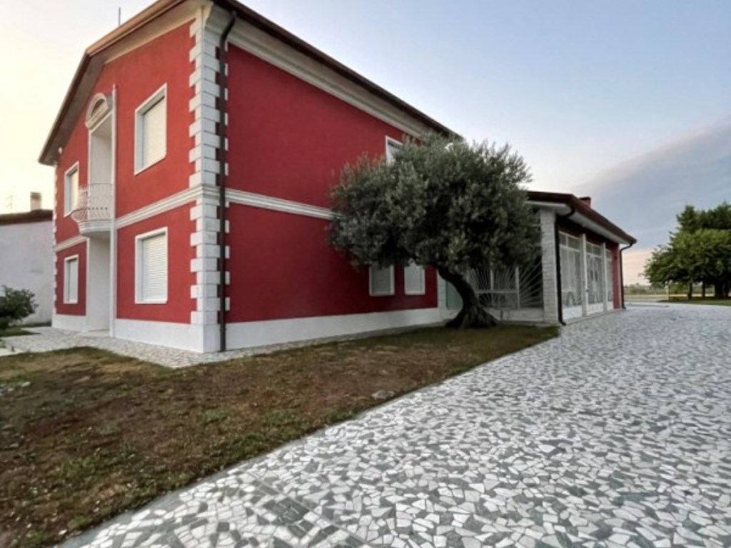 Casa Indipendente in vendita a Pernumia via Trinità, 45A