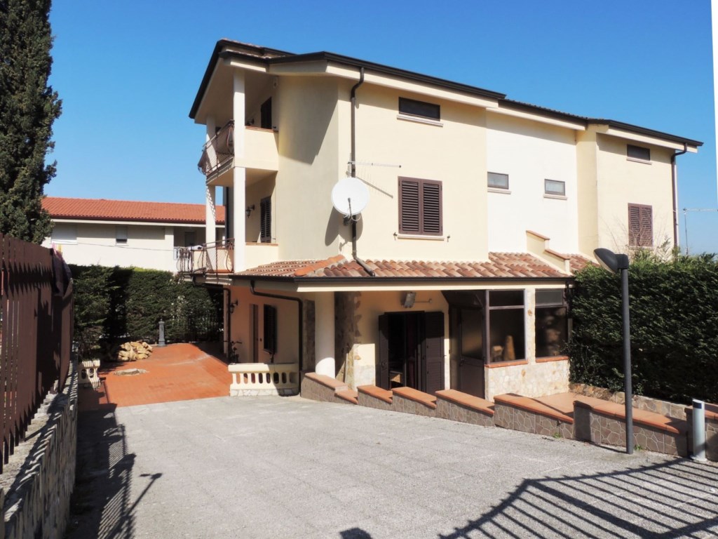Villa Bifamiliare in vendita a Marano Principato via Carini