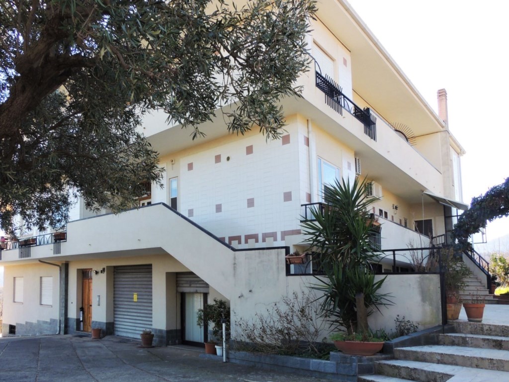 Appartamento in vendita a Marano Marchesato via Leopardi