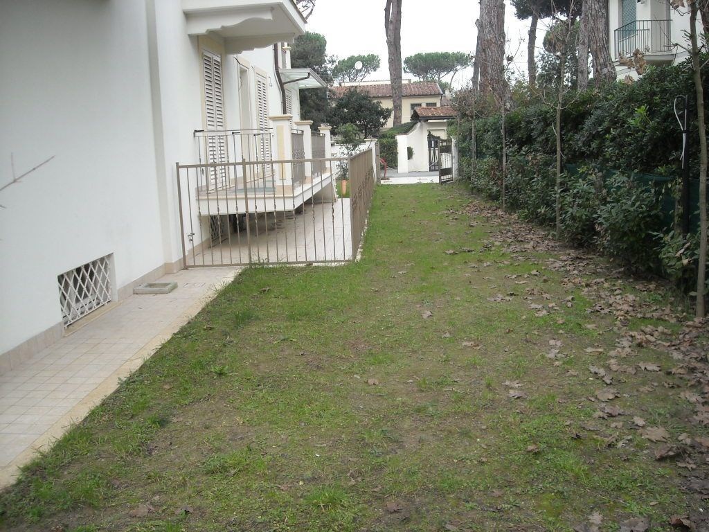 Villa a Schiera in vendita a Camaiore