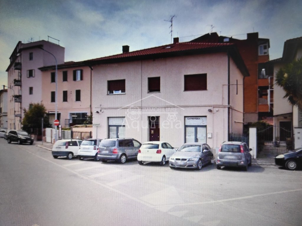 Locale Commerciale in affitto a Grosseto via g. Cantore, 49/51