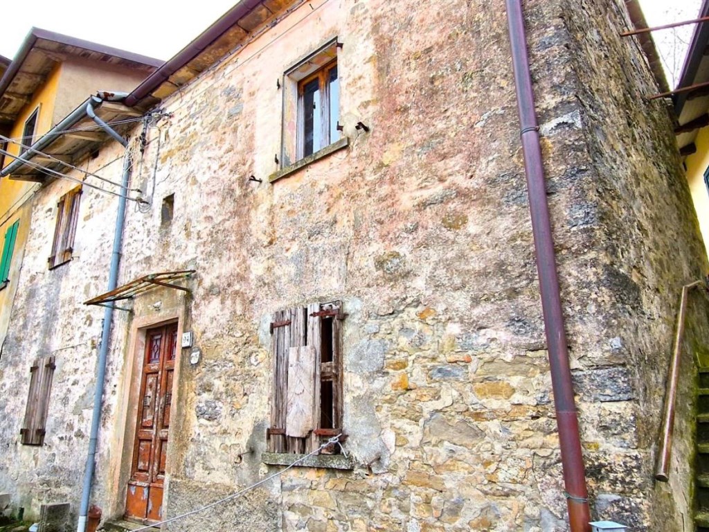 Casa a Schiera in vendita ad Alto Reno Terme via Guglielmo Marconi