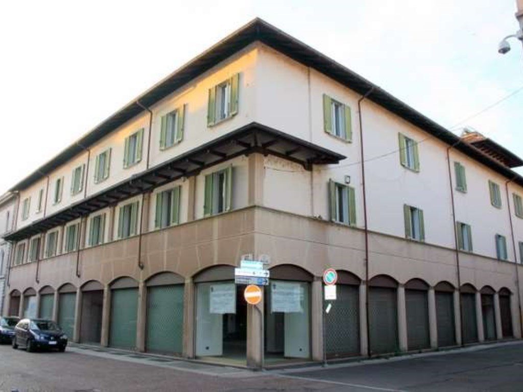 Palazzo in vendita a Vigevano piazza Ducale