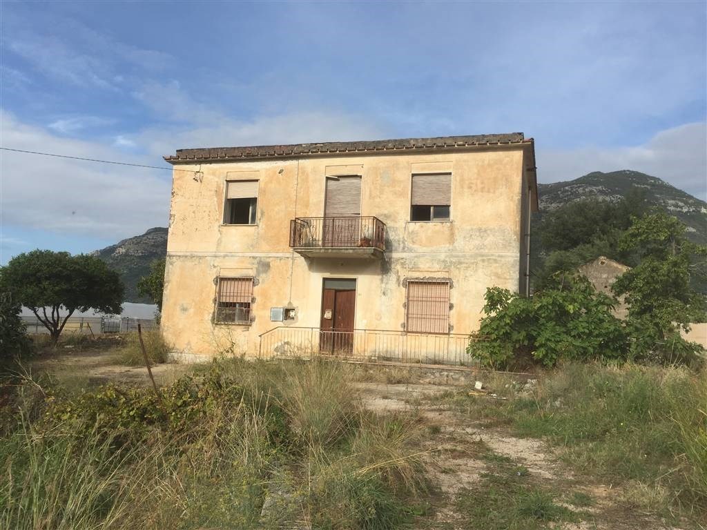 Villa in vendita a Terracina via Campolungo