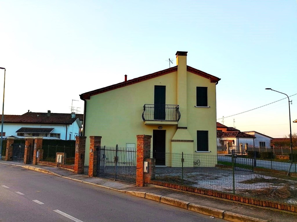 Casa Semindipendente in vendita ad Agna via Palaloco 117
