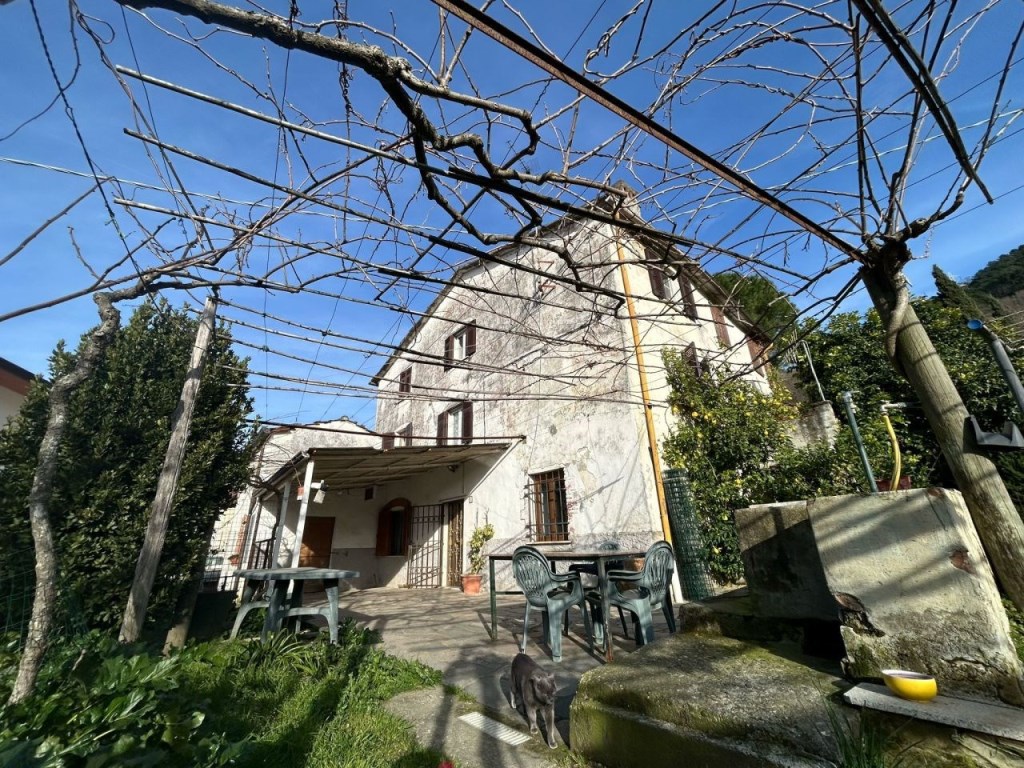 Casale in vendita a Castelnuovo Magra