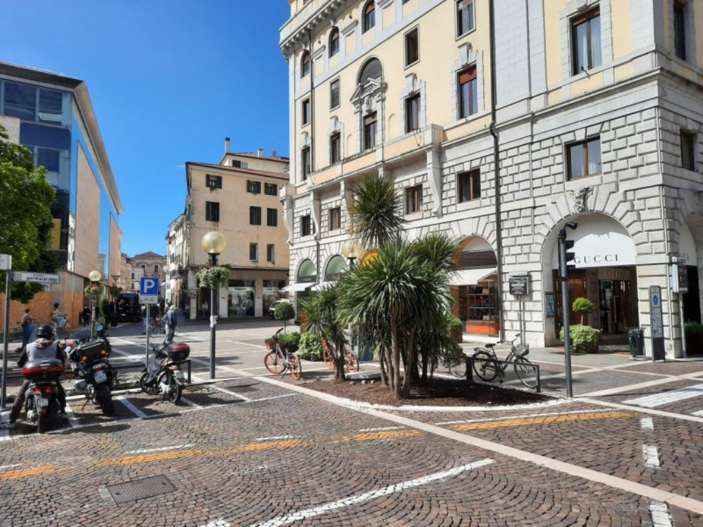 Appartamento in vendita a Padova via s fermo