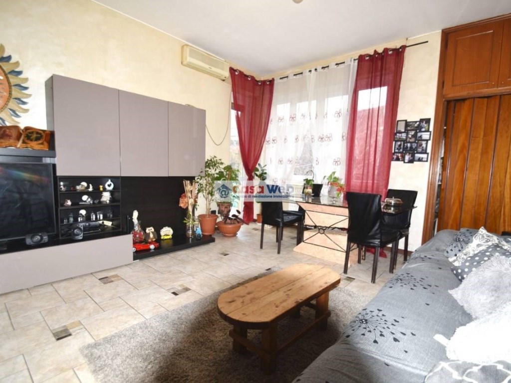 Appartamento in vendita a Casalzuigno via Lombardia, 8