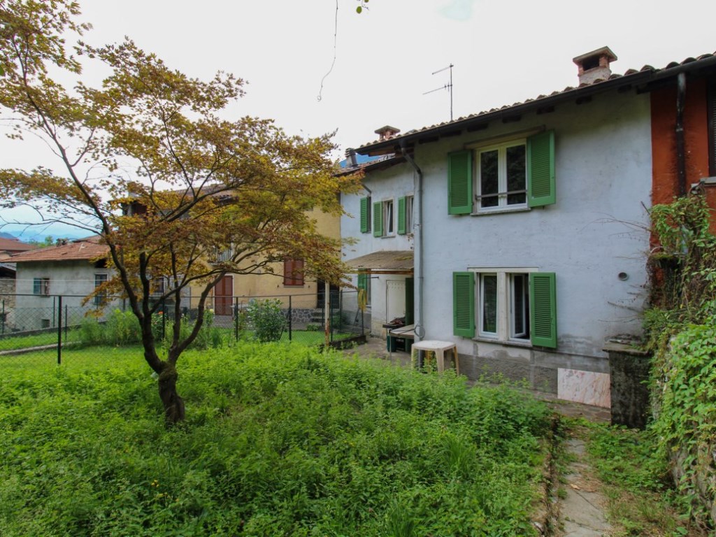 Casa Indipendente in vendita a Porlezza porlezza Alla Fontana,9