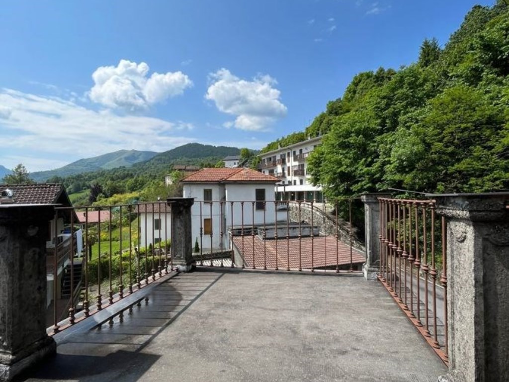 Casa Indipendente in vendita ad Alta Valle Intelvi alta Valle Intelvi Lanfranconi,17