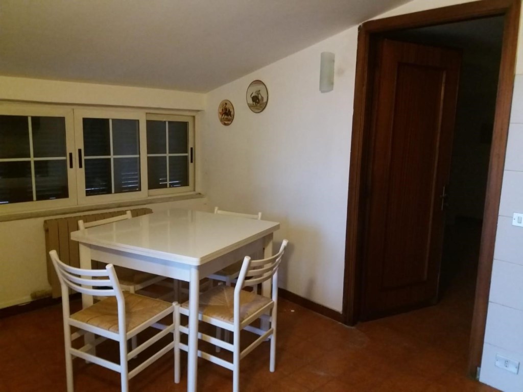 Appartamento in vendita a Castelnuovo Magra via Santorre di Santarosa,