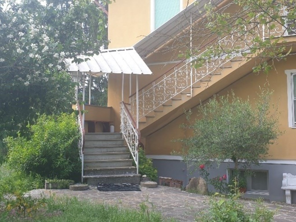 Appartamento in affitto a Varano de' Melegari