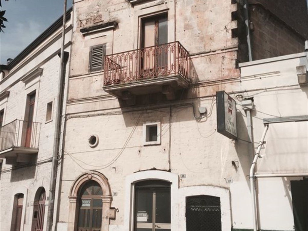 Casa Indipendente in vendita a Cassano delle Murge piazza garibaldi