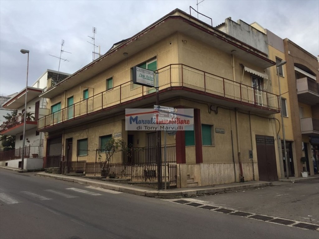 Casa Indipendente in vendita a Cassano delle Murge via Colamonico