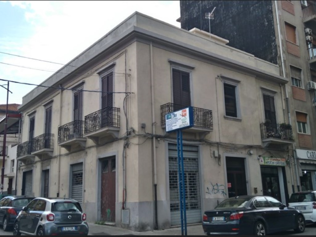 Porzione di Casa in vendita a Reggio di Calabria santa Caterina,