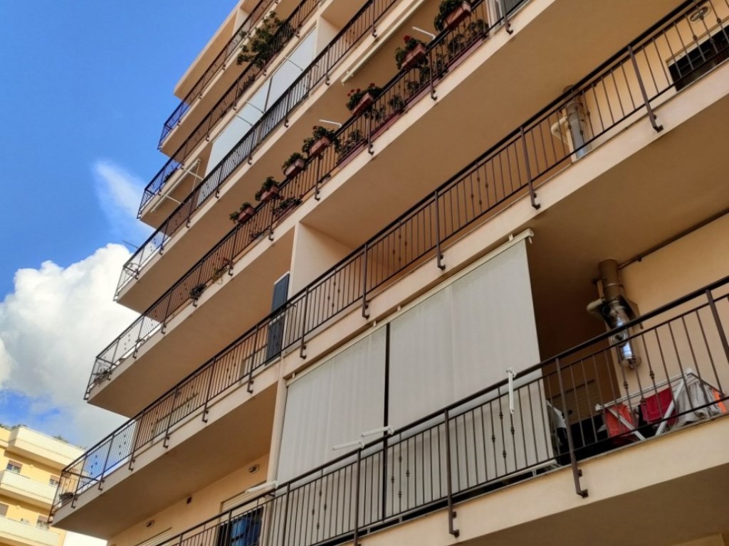 Appartamento in vendita a Reggio di Calabria via Sbarre Inferiori, 439