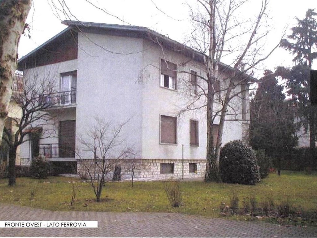 Villa in vendita a Monza paisiello 28