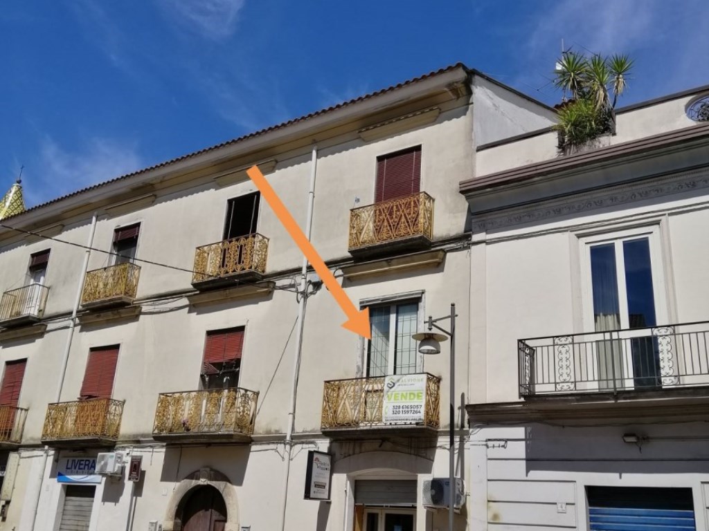 Appartamento in vendita ad Amorosi piazza Umberto
