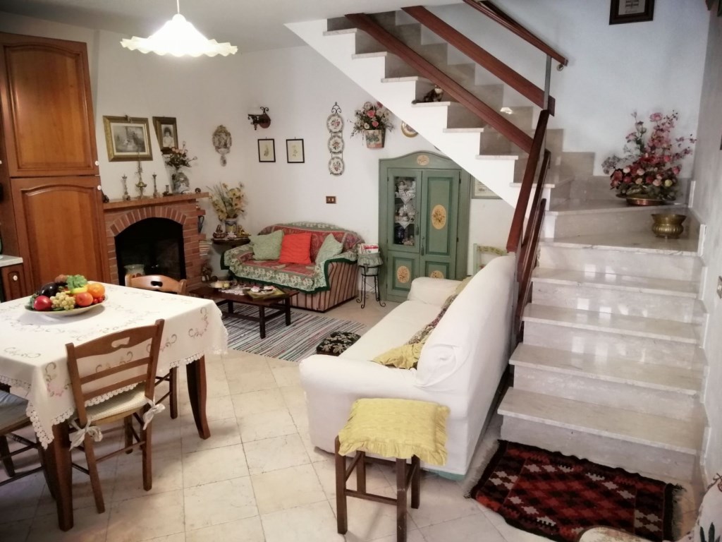 Casa Indipendente in vendita a Cerreto Sannita via Tulipani