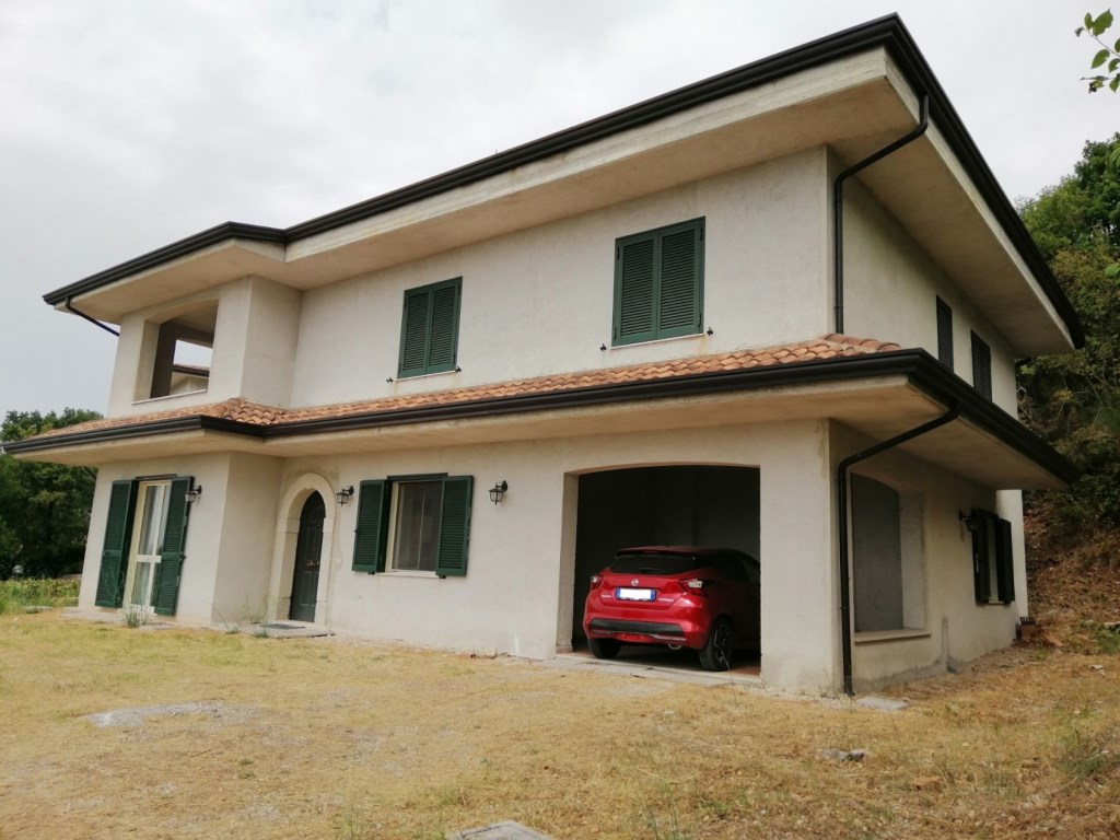 Villa in vendita a San Lupo