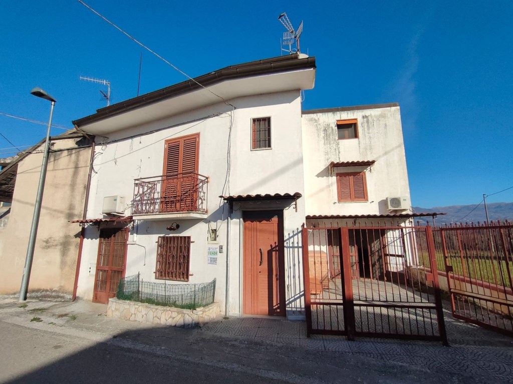 Casa Indipendente in vendita a San Lorenzello c/da Sant'Elia