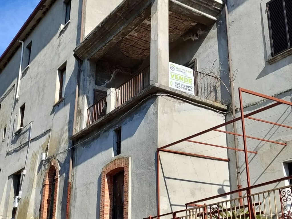 Casa Semindipendente in vendita a Faicchio via Castello