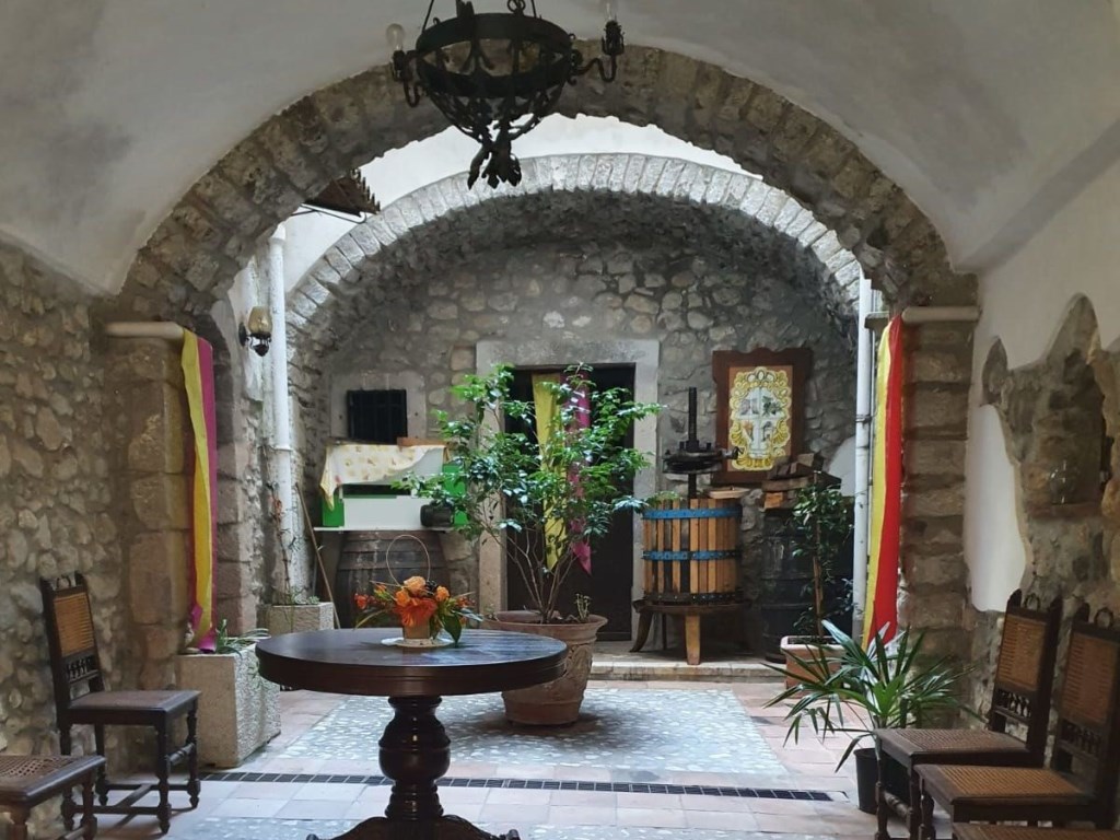 Casa Semindipendente in vendita a Faicchio via De Martino