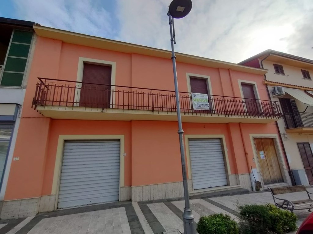 Casa Indipendente in vendita a San Salvatore Telesino corso Garibaldi