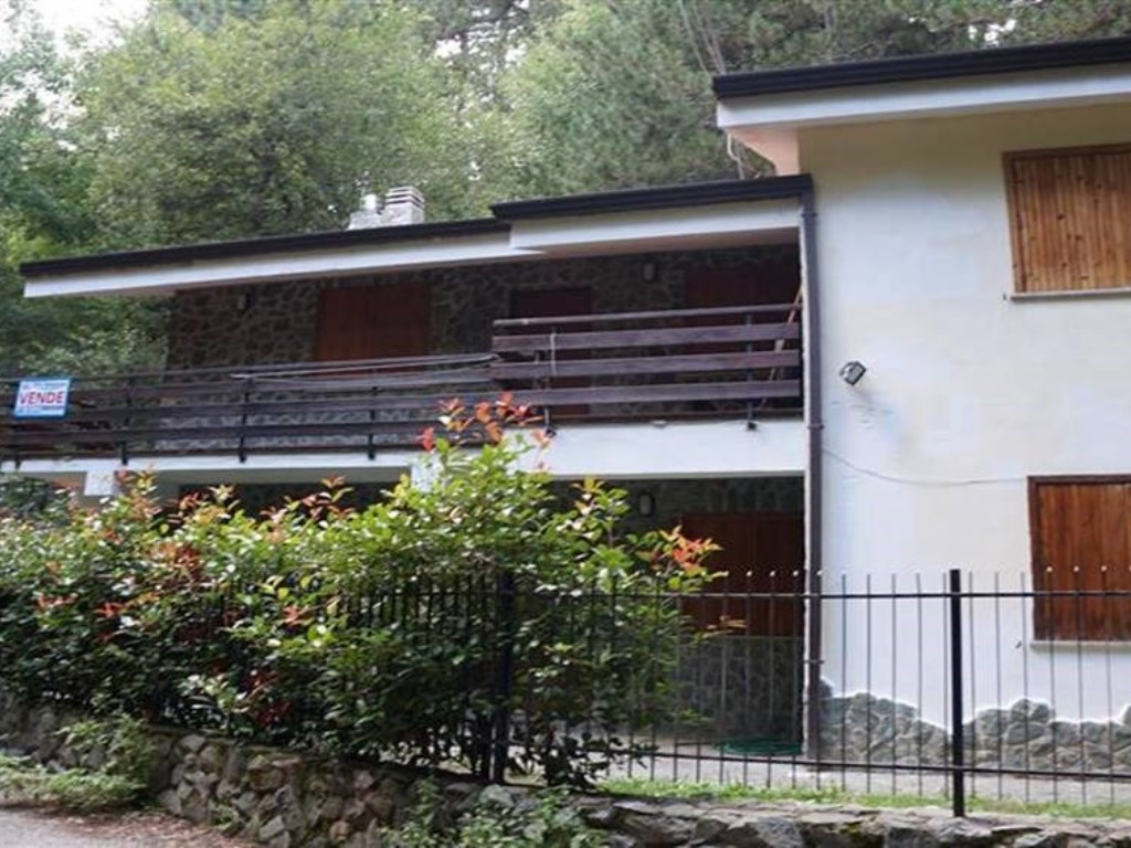 Villa Bifamiliare in vendita a Spezzano della Sila