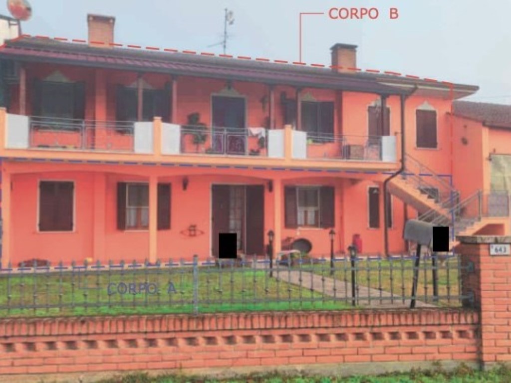 Casa a Schiera all'asta a Castelnovo Bariano via cavetto nappi 643/1