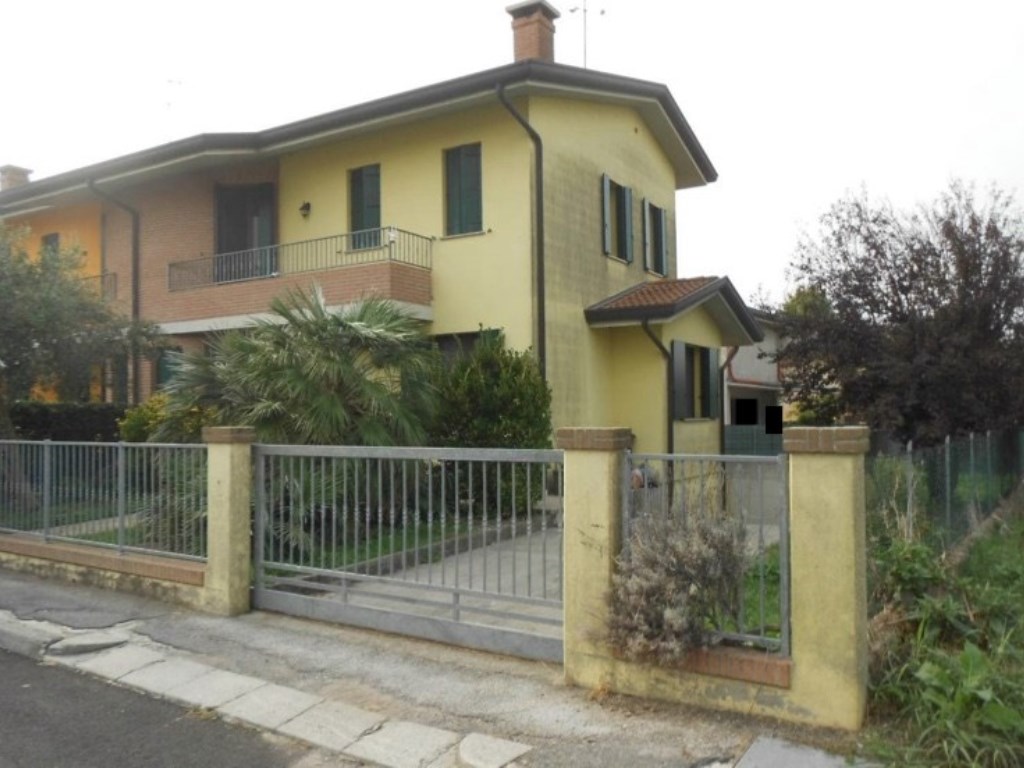 Porzione di Casa all'asta a Rovigo via dei donatori 3