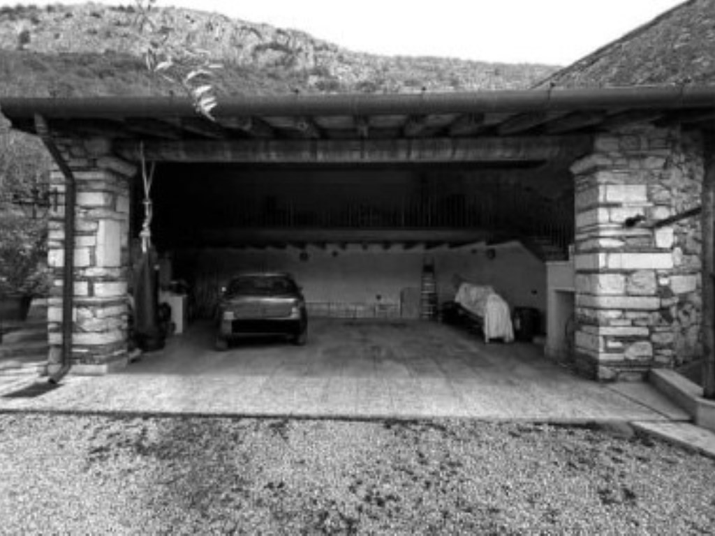 Garage in vendita a Dolcè via rovereto snc