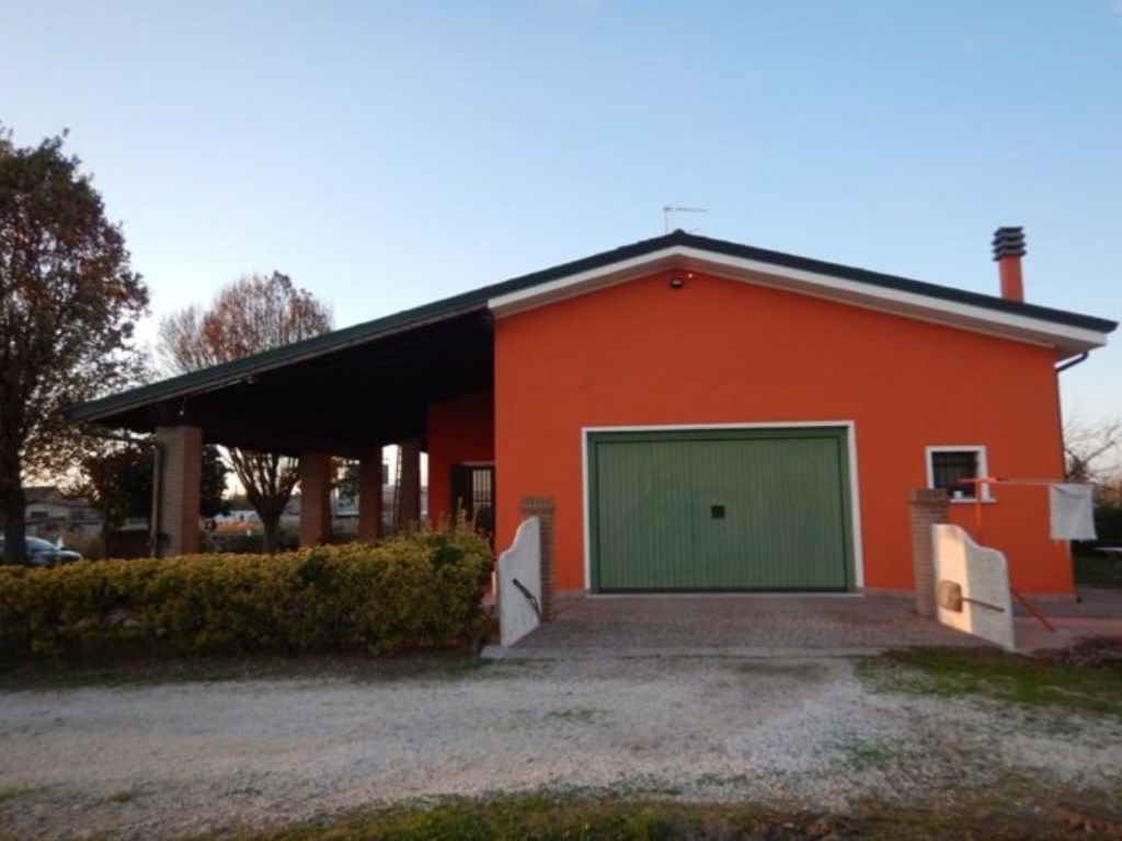 Garage in vendita a Borgo Virgilio via mantova 142