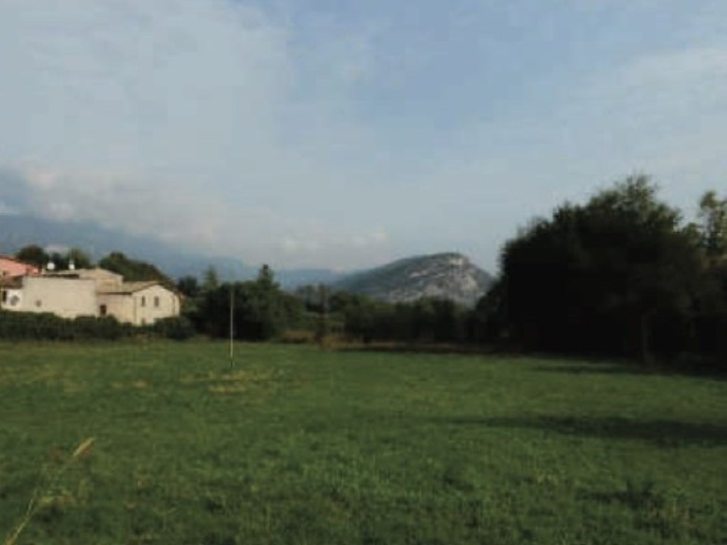 Terreno Agricolo in vendita a Rivoli Veronese traversa via castello e via fornase