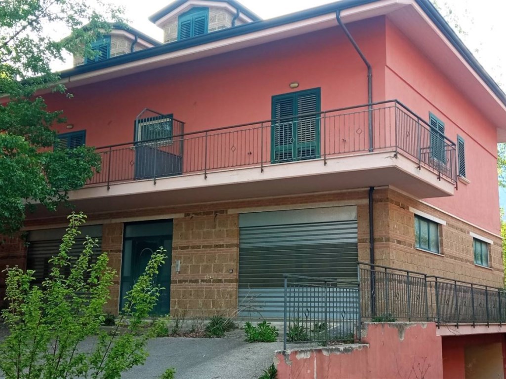 Villa in vendita ad Avellino vicinanze via manfra